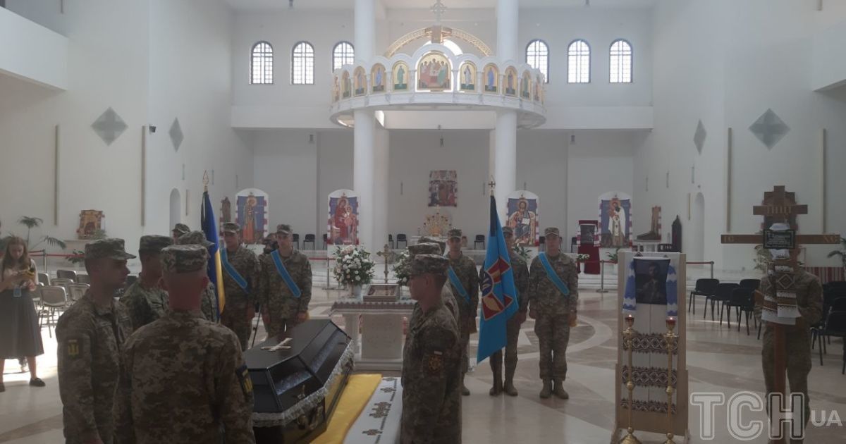 У Києві прощаються із загиблим пілотом із позивним Джус