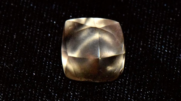 Діамант, який знайшла дівчинка / Фото: Arkansas State Parks / © 