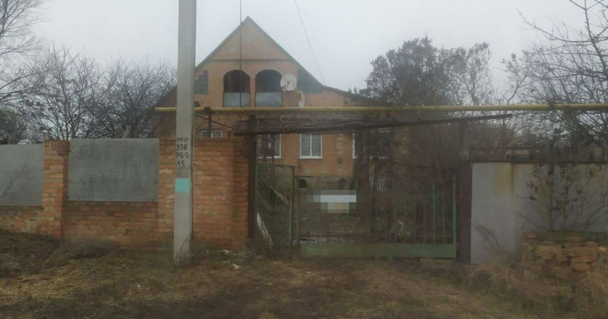 Душили та вимагали грошей: на Дніпропетровщині під час свят двоє братів та дівчина закатували чоловіка 