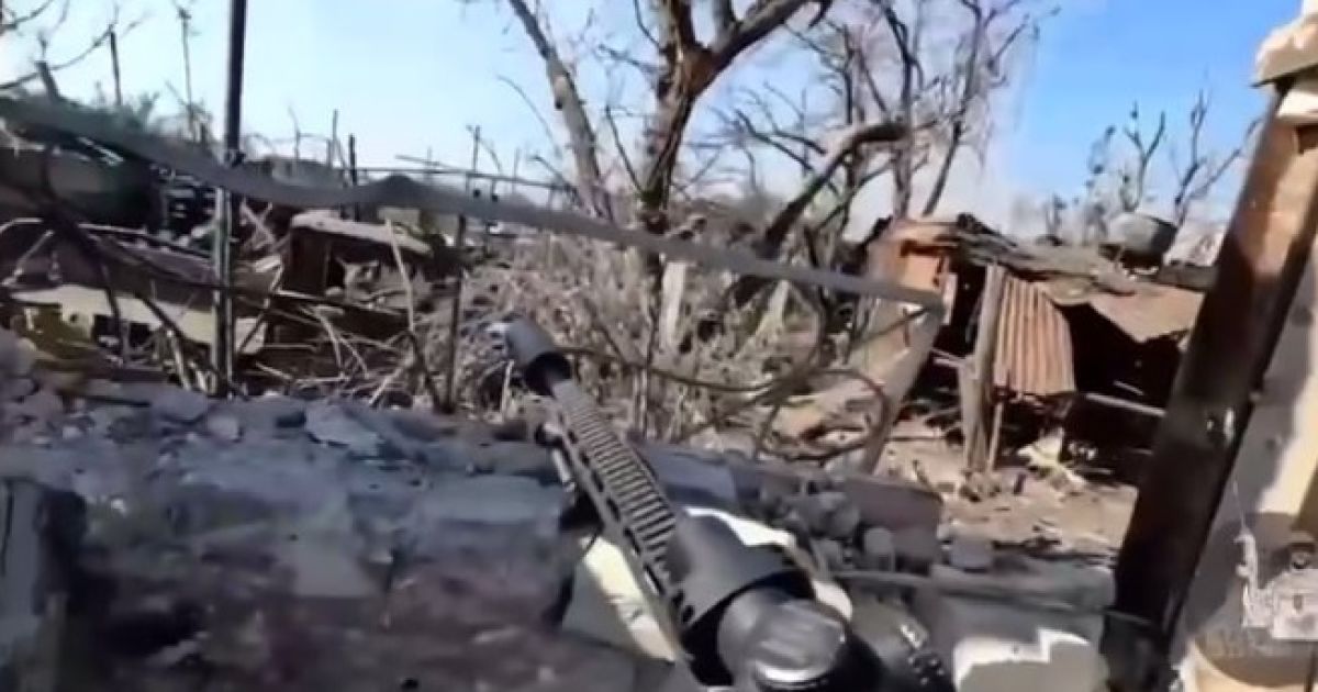 Кадры стрелкового боя в районе Бахмута