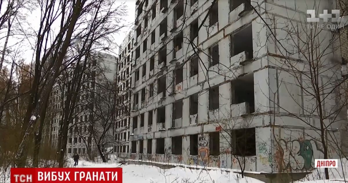 Демобилизованный АТОшник подорвался на гранате в заброшенном здании в Днепре