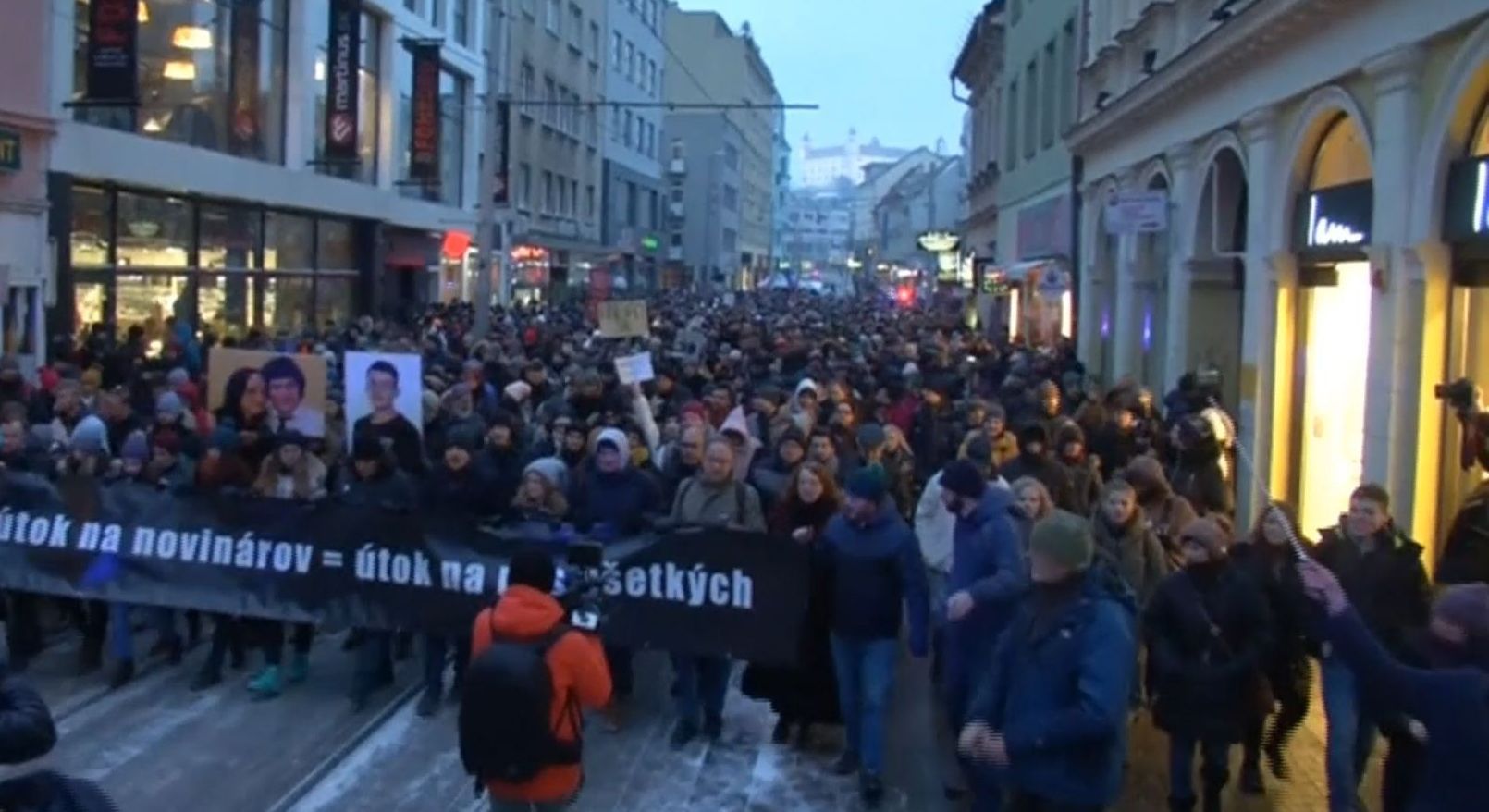 В 25 городах Словакии провели митинги с требованием расследования убийства журналиста Яна Куцяк