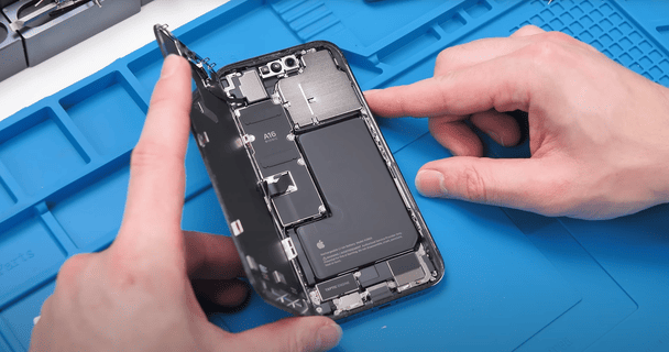 Що всередині iPhone 14 Pro з Temu: блогер показав реальний стан телефонів