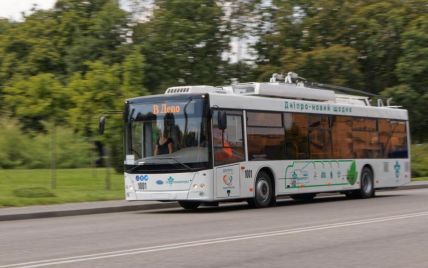 В Днепре на новый маршрут выехали автономные троллейбусы украинского производства