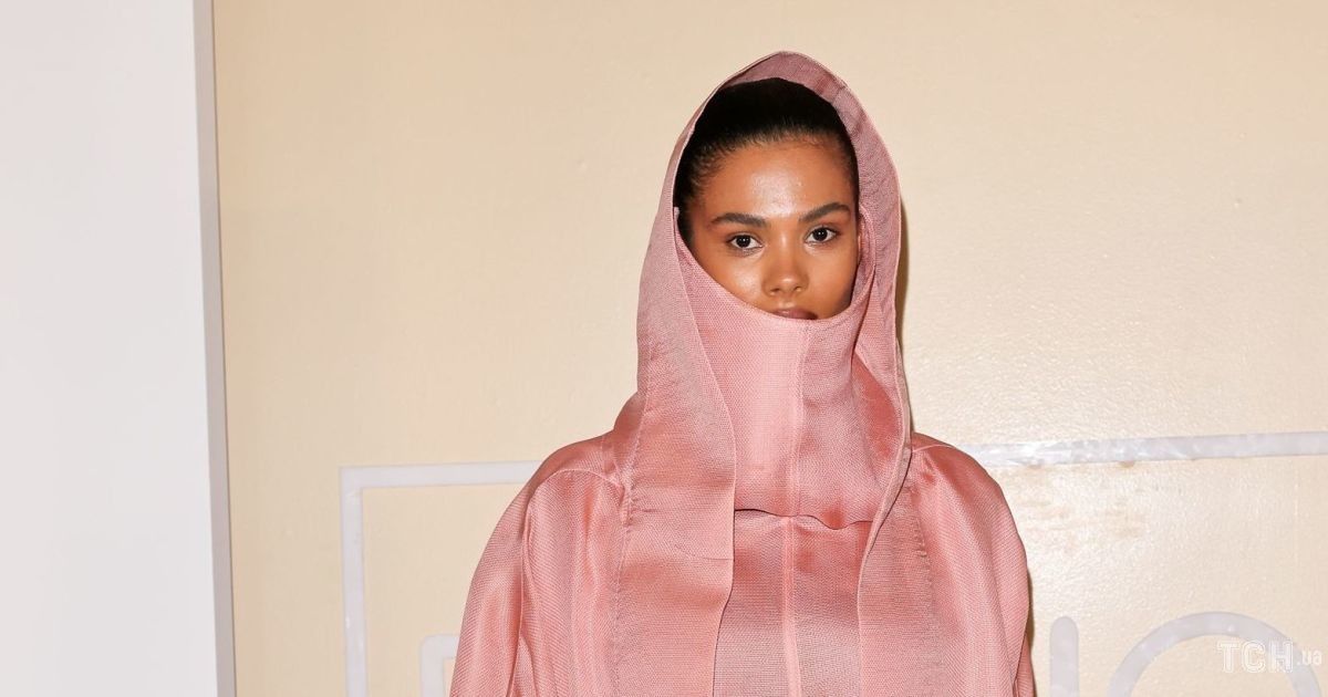 Тіна Кунакі