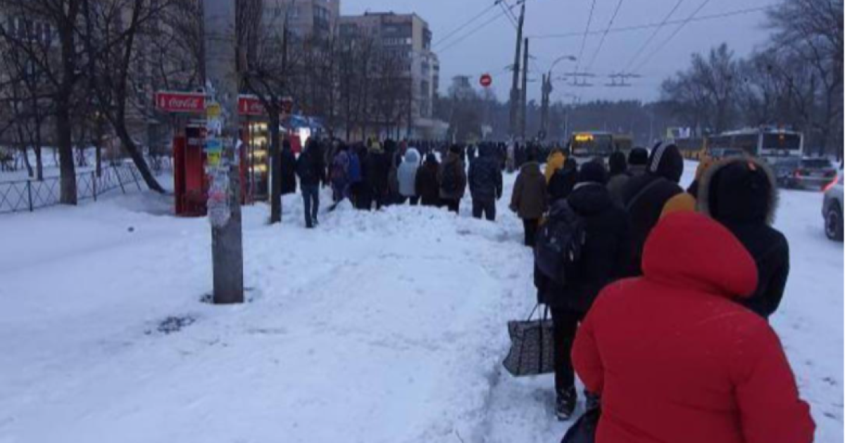 У Києві негода збила графік громадського транспорту