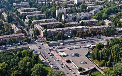 У Києві на тиждень обмежать рух тунелем біля станції метро "Дорогожичі"