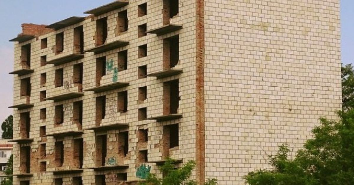 На Житомирщині юнак викинувся з 8-го поверху недобудови