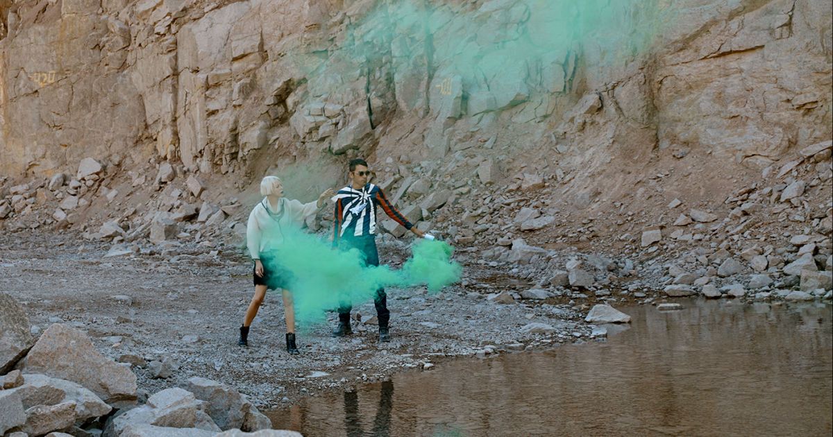 Onuka и солист The Maneken снялись в свадебной фотосессии посреди постапокалиптических пейзажей