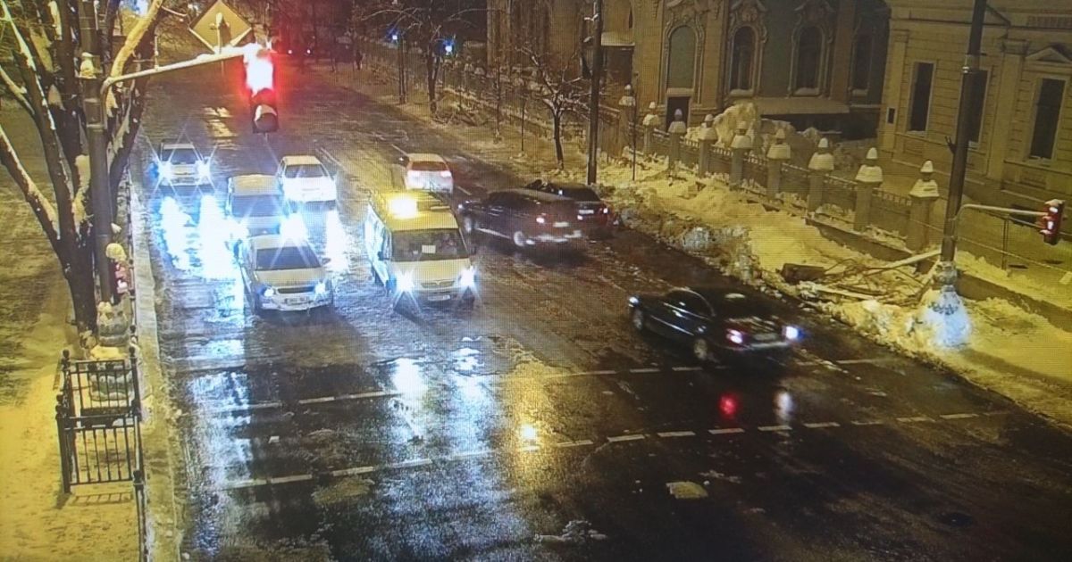Рух вулицею Грушевського повністю розблоковано – поліція