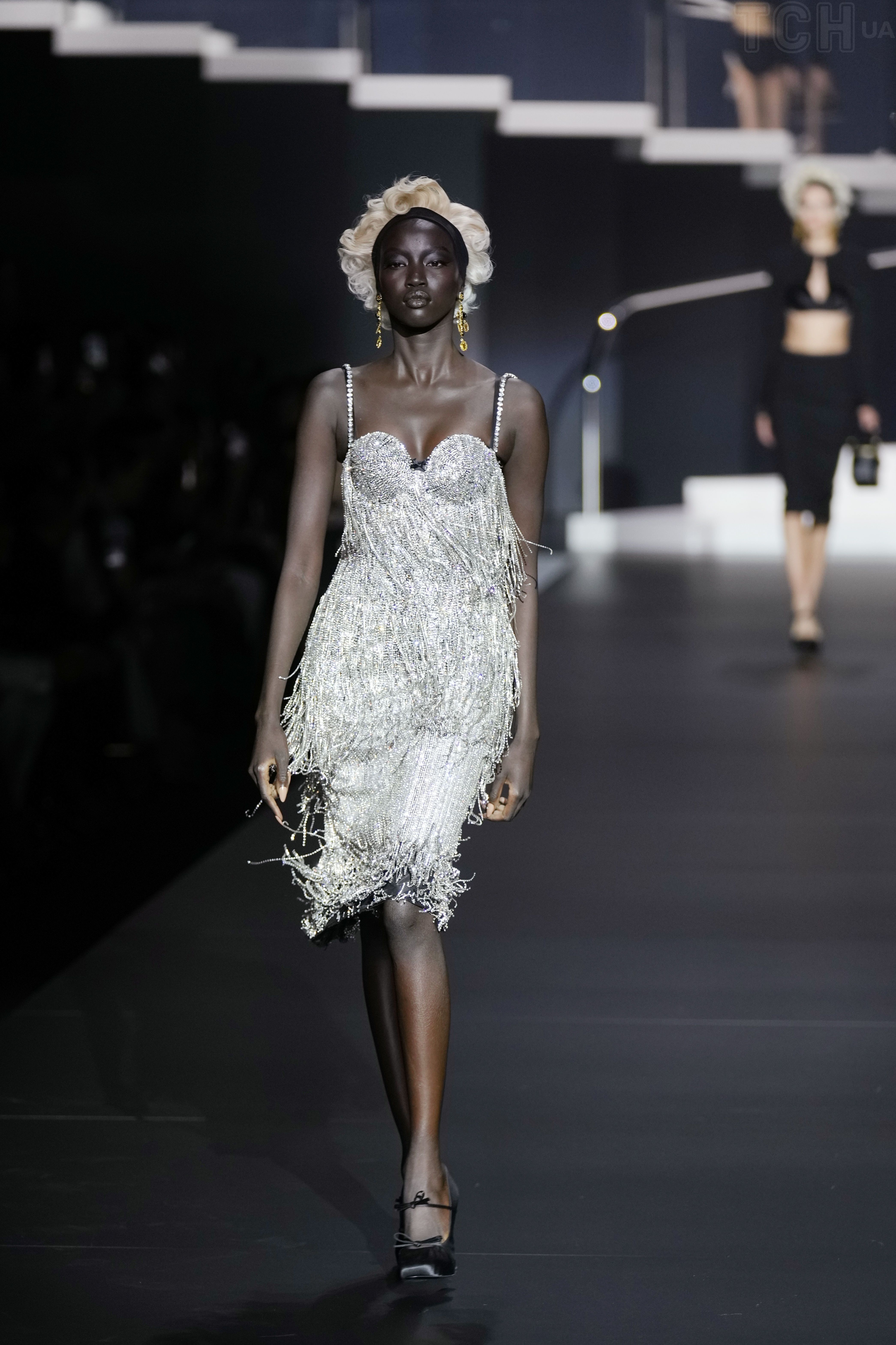 Модный дом Dolce & Gabbana презентовал коллекцию весна-лето 2025