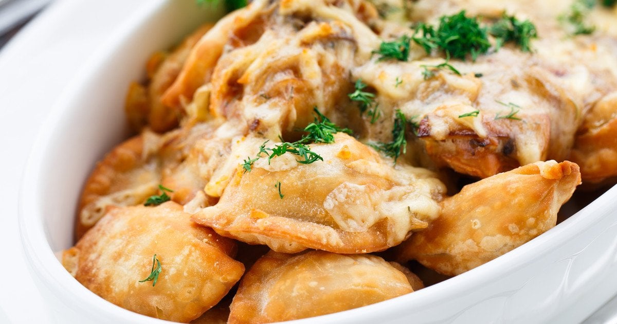 Пельмені з сиром і сметаною в духовці