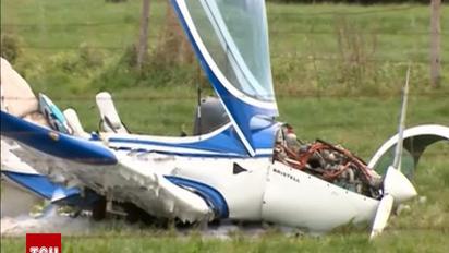 Двоє людей отримали серйозні травми після падіння літака в Австралії