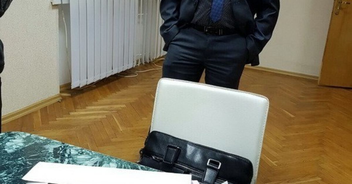Заместитель мэра Славянска "погорел" на многотысячной взятке