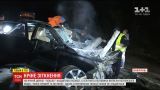 На ночной трассе пьяный водитель иномарки врезался в лесовоз и перекрыл дорогу