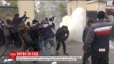 В Одесі протест проти забудови міського саду закінчився бійкою з правоохоронцями, є постраждалі