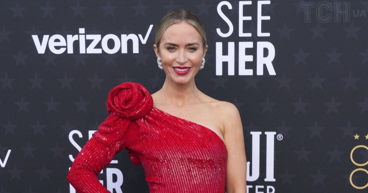 Эмили Блант