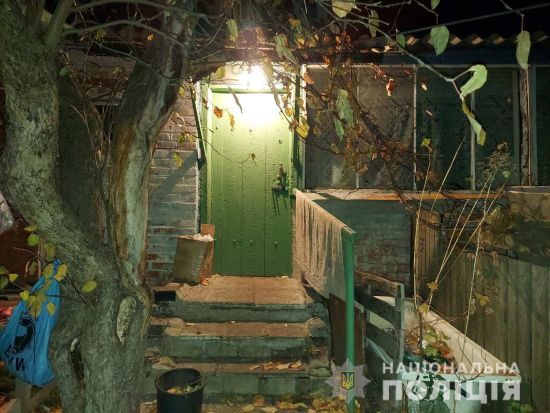Прокинувся від удару ножем: у Харківській області чоловік жорстоко помстився своїй приятельці