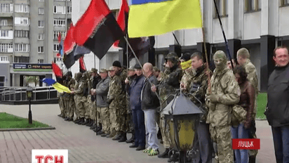 Підтримати своїх побратимів вийшли бійці «Правого сектору» з Волинського осередку організації