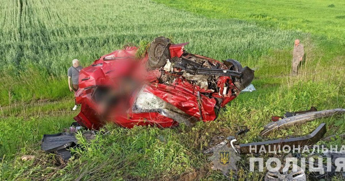 Внаслідок масштабної ДТП на трасі "Київ-Чоп" загинули четверо людей, зокрема 4-річна дитина