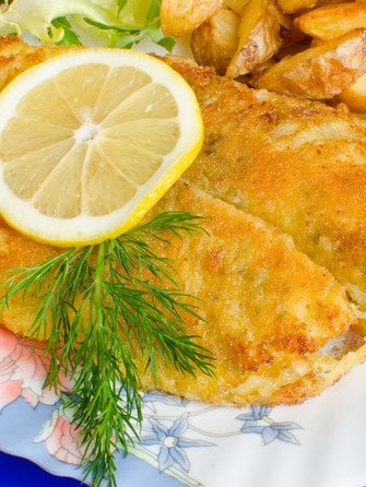 Тилапія в сирно-картопляній скоринці