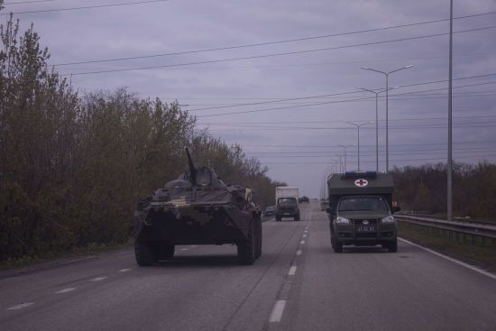 На тимчасово окупованих територіях Донецької області окупанти захоплюють підприємства та фінансові установи