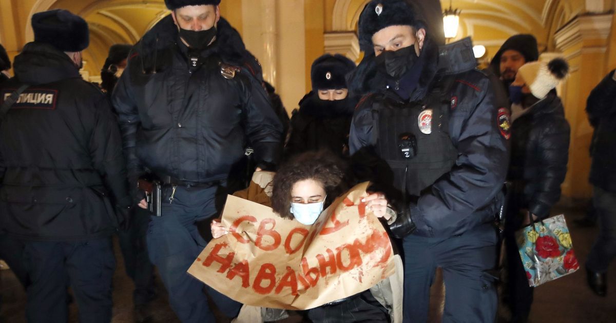 Рекорд зі свавілля: Кулеба відреагував на ув'язнення Навального та масові затримання у РФ