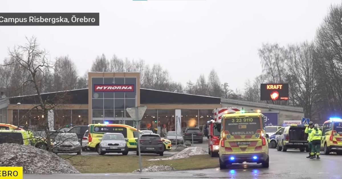 Место трагедии в образовательном центре Campus Risbergska в Эребре, Швеция