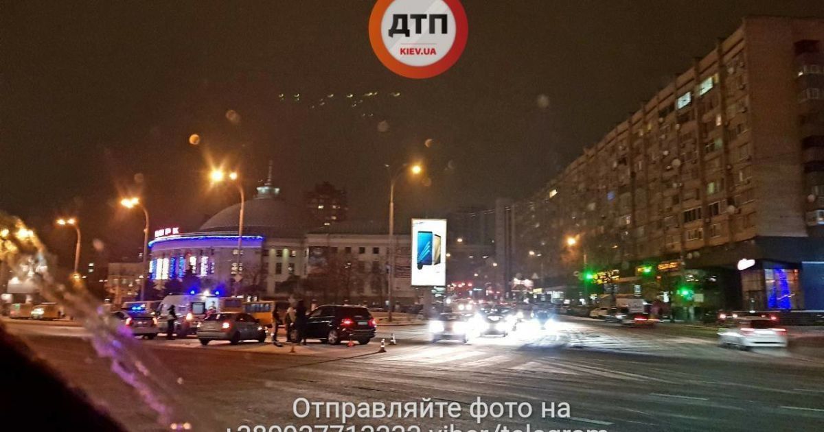 аварії в Києві на проспекті Перемоги_6 / © facebook.com/dtp.kiev.ua