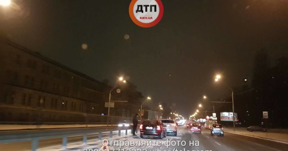 аварії в Києві на проспекті Перемоги_2 / © facebook.com/dtp.kiev.ua