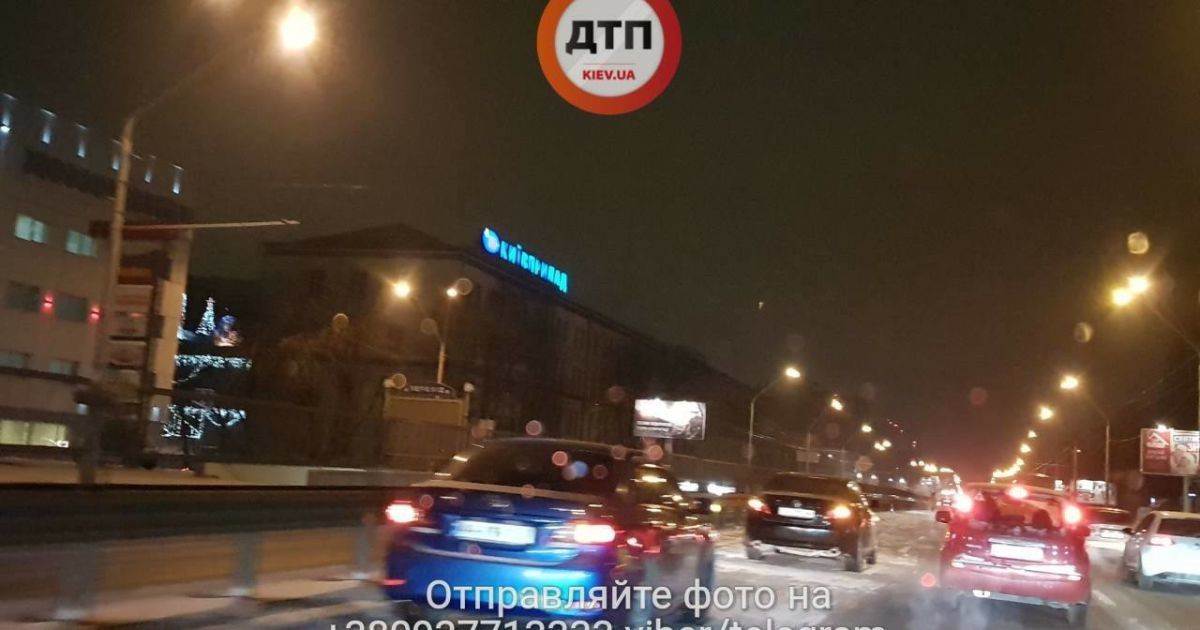 аварії в Києві на проспекті Перемоги_5 / © facebook.com/dtp.kiev.ua