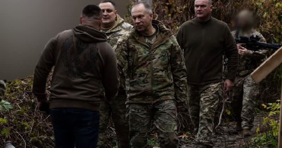 Александр Сырский во время визита на Курское направление