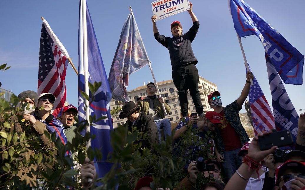 © Associated Press