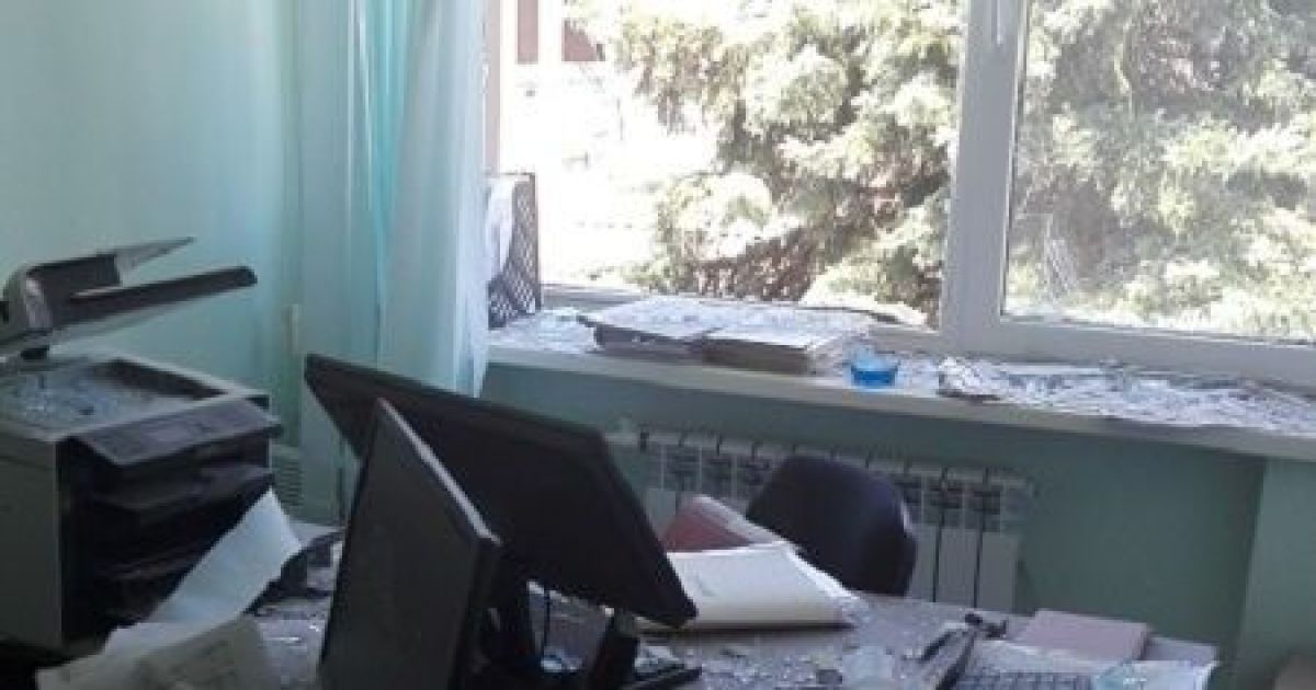 В Докучаевске в рабочем кабинете во время обстрела была ранена работница "Воды Донбасса"