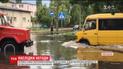 Потужна злива перетворила вулиці міста Вараш на річки