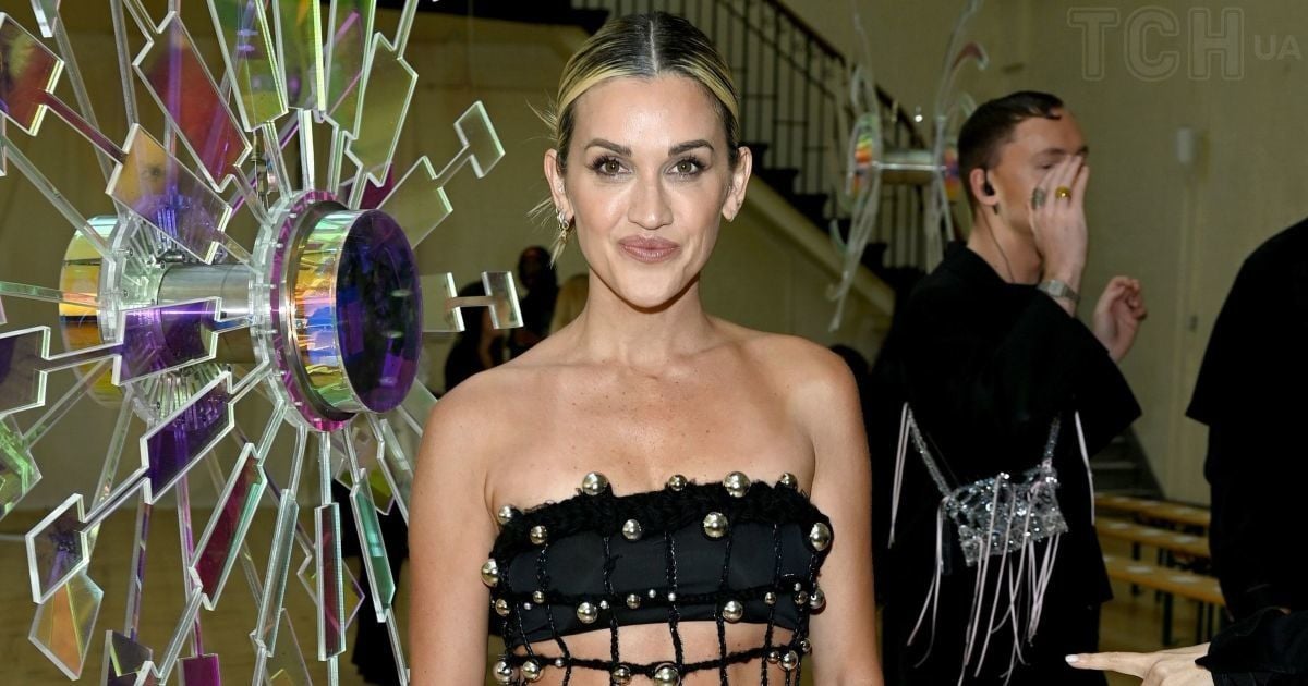 Эшли Робертс