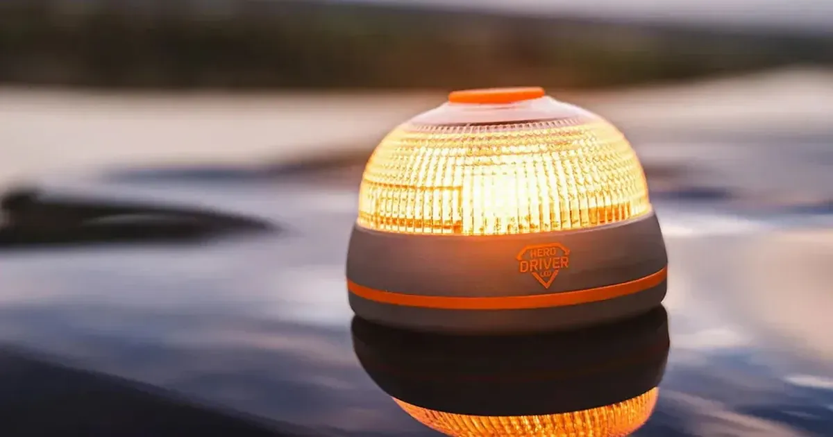 Сигнальна лампа V-16. Фото: herodriver.es