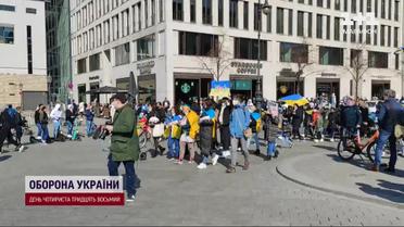 Перемога у Берліні: суд скасував заборону на українські прапори на 8 та 9 травня