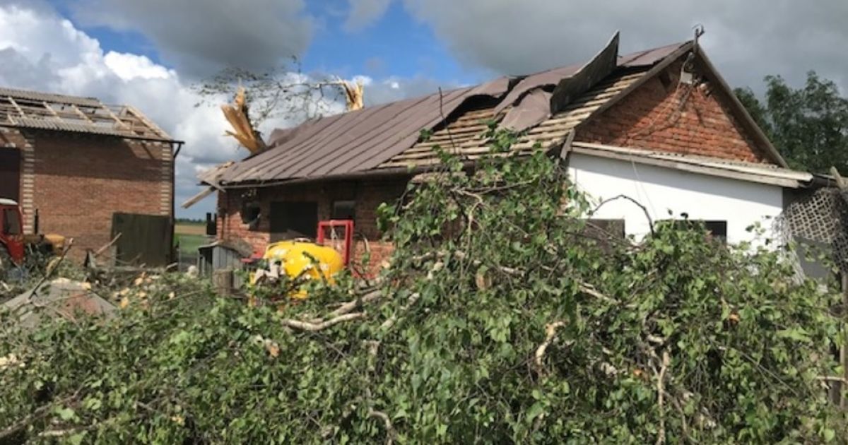 Мощный смерч повредил более 100 домов в Польше