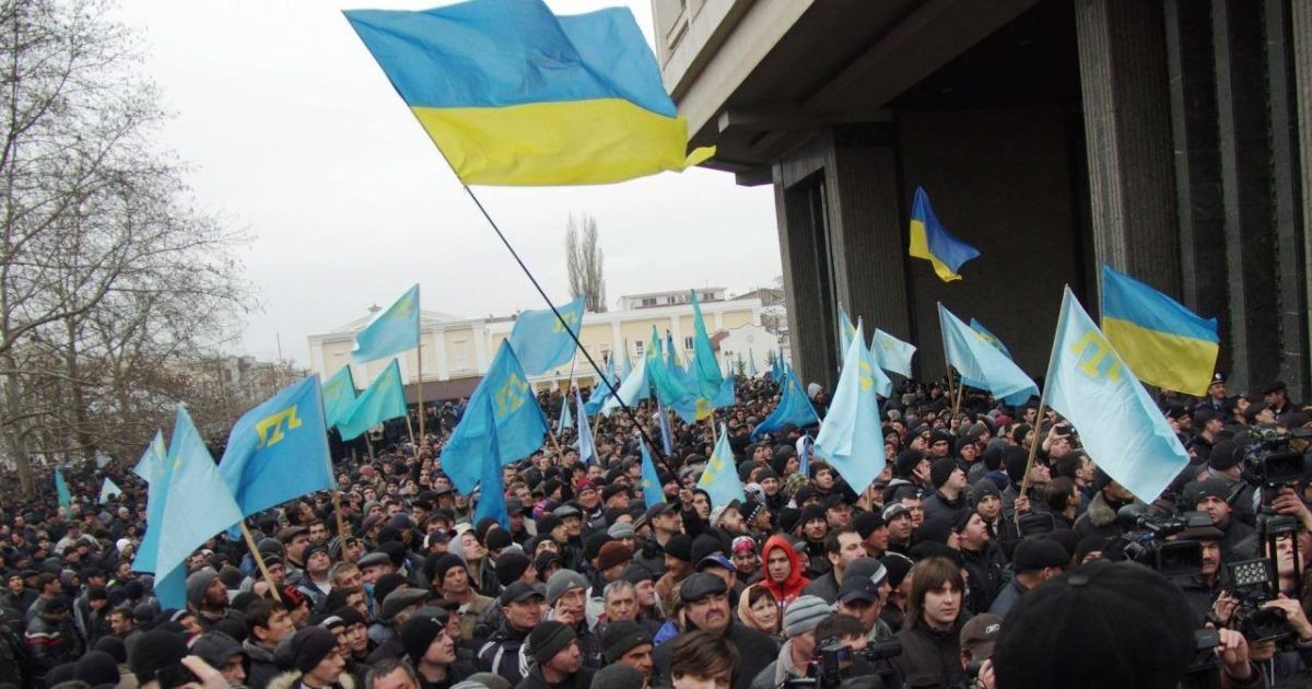 Порошенко напомнил, как три года назад крымчане вышли на марш за сутки до аннексии полуострова РФ