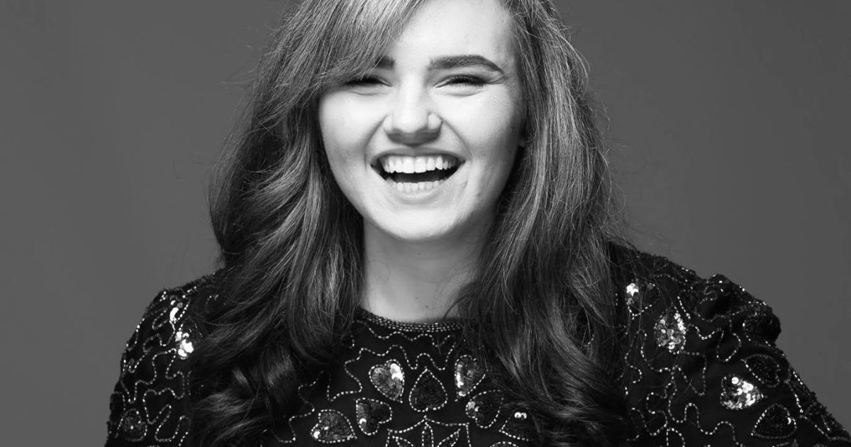 Называли бабушкой: девочка внезапно поседела в 9 лет