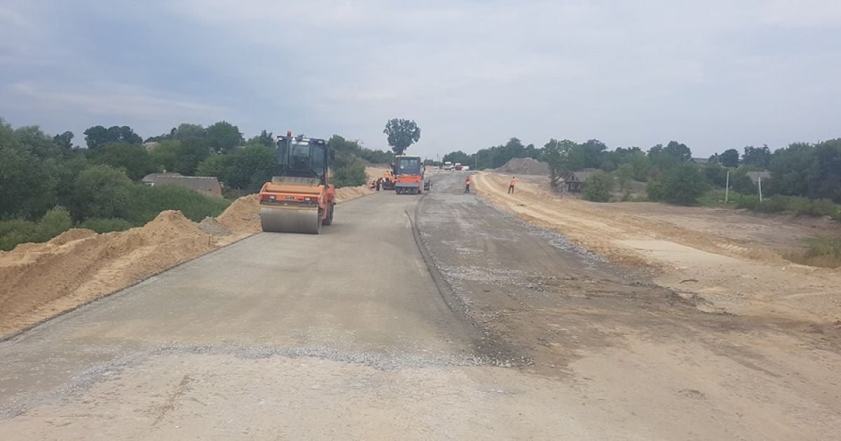 На Волині ремонтують важливе шосе до кордону з Польщею. Фото