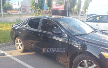 У Києві обстріляли авто й забрали два мільйони гривень