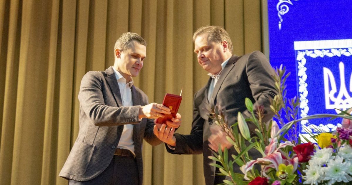 Президент нагородив працівників найповажнішого університету України