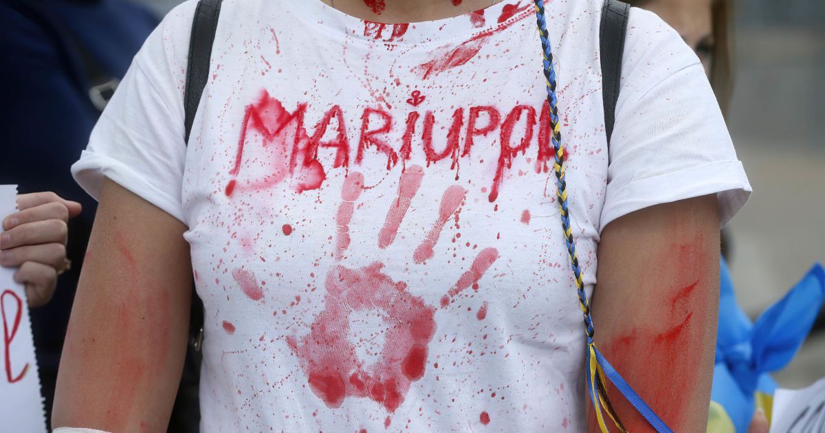 Погрожують розлучити з дітьми: окупанти в Маріуполі готують масштабну дезінформаційну атаку для міжнародної спільноти