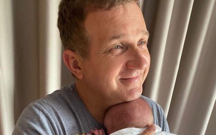 Счастливый Горбунов с новорожденным сыном на груди очаровал фото