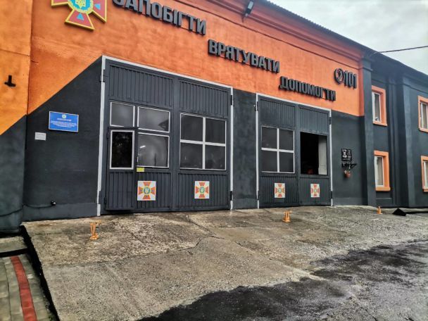 The fire station in Khmelnytskyi region was damaged by drone debris / Photo: Ministry of Internal Affairs of Ukraine on Telegram