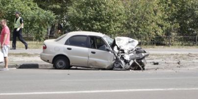 Смертельная авария в Киеве. Lanos на большой скорости влетел в припаркованный внедорожник