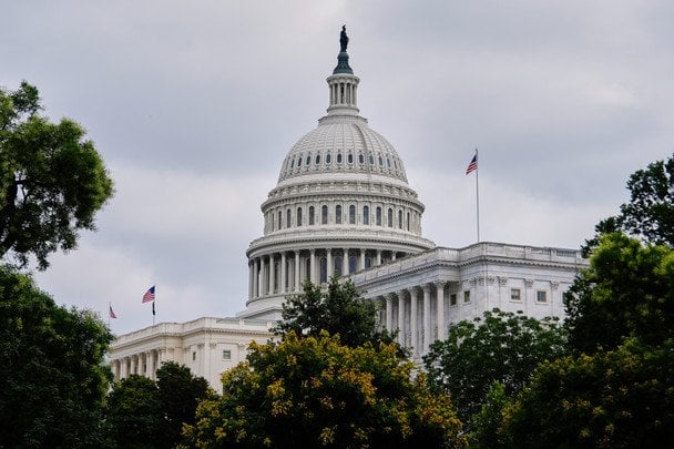 Палата представителей США одобрила продление военной помощи Украине