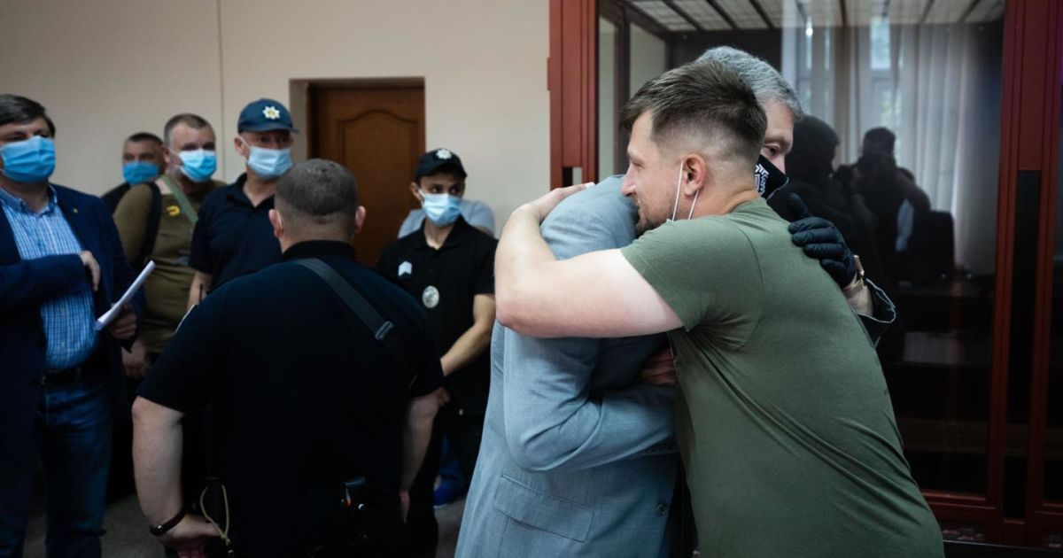 Облиття зеленкою нардепа від ОПЗЖ: суд відпустив ветерана АТО на поруки депутатів від "ЄС"